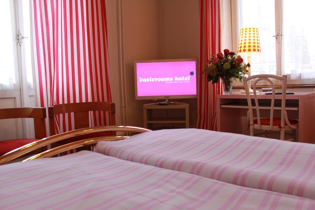 Basicrooms Hotel Unterseen Quarto foto